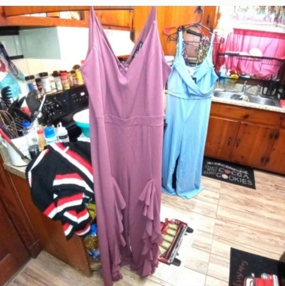 🍂🍁NWT SYMPHONY 3X RUFFLE OPEN LEG JUMPSUIT - Picture 6 of 7